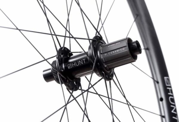 Hunt 35 Carbon gravel
