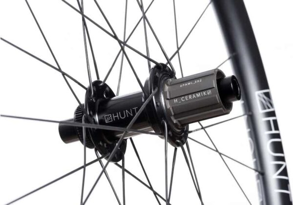 Hunt 650 B Adventure carbon disc