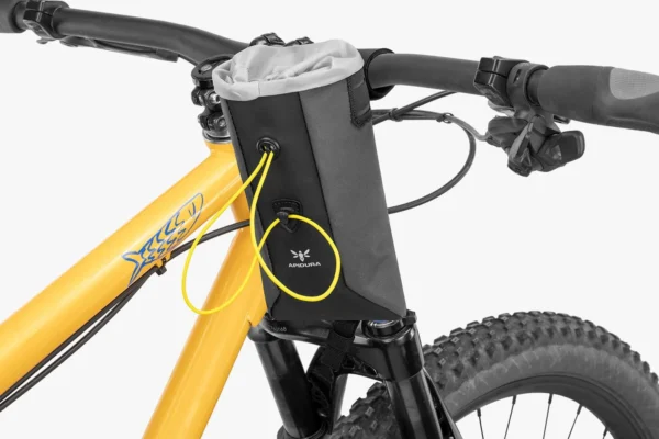 apidura-backcountry-food-pouch-1.2l-on-bike-1