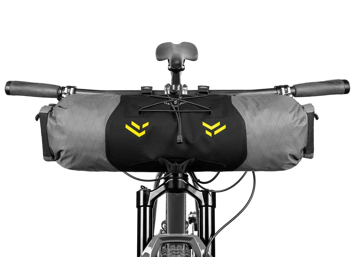 apidura-backcountry-handlebar-pack-11l-on-bike-1-2