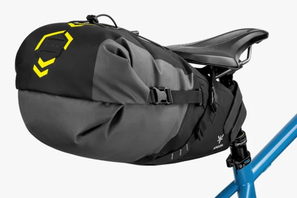 apidura-backcountry-saddle-pack-10l-on-bike-3