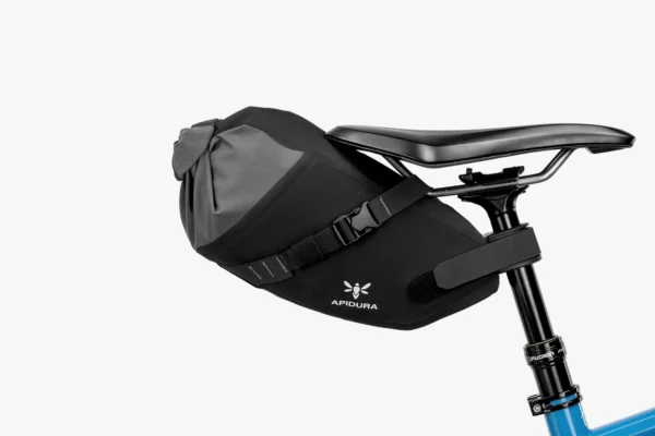 apidura-backcountry-saddle-pack-4.5l-on-bike-1-2