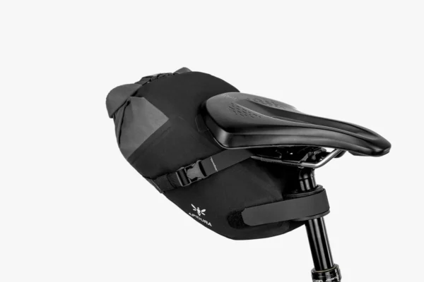 apidura-backcountry-saddle-pack-4.5l-on-bike-2-2