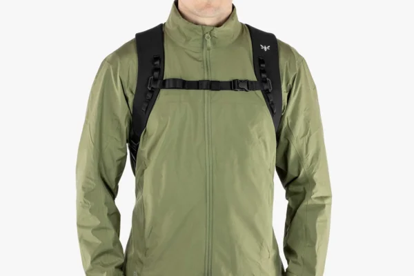 apidura-city-backpack-17l-on-body-5