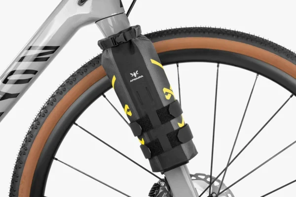apidura-expedition-cargo-cage-pack-1.3l-on-bike-1