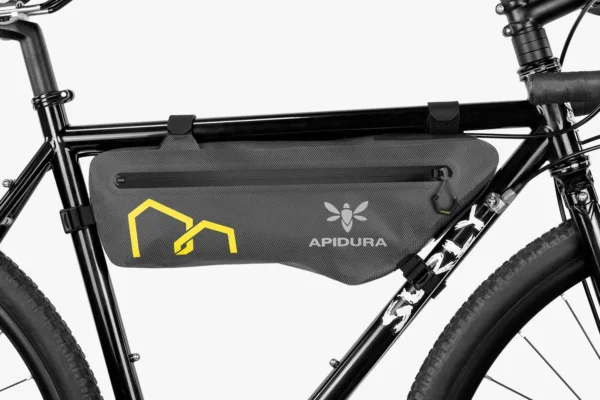 apidura-expedition-frame-pack-3l-on-bike-1