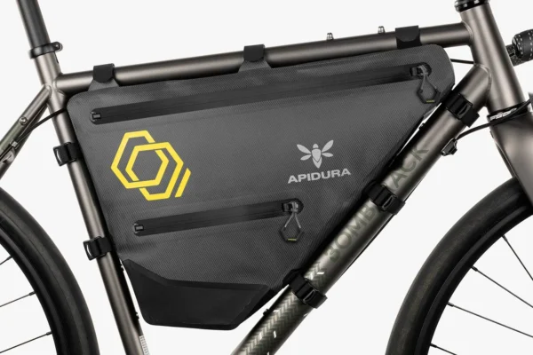 apidura-expedition-full-frame-pack-7.5l-on-bike-1