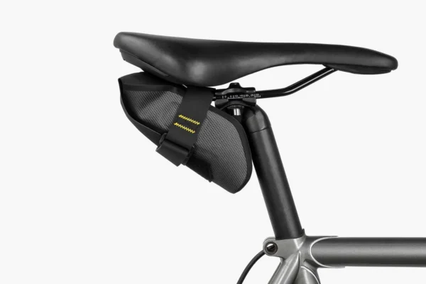 apidura-expedition-tool-pack-0.5l-on-bike-1