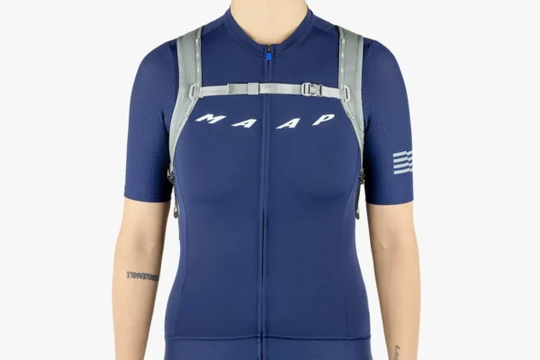 apidura-packable-backpack-13l-on-body-1