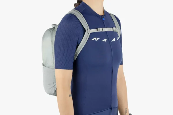 apidura-packable-backpack-13l-on-body-2
