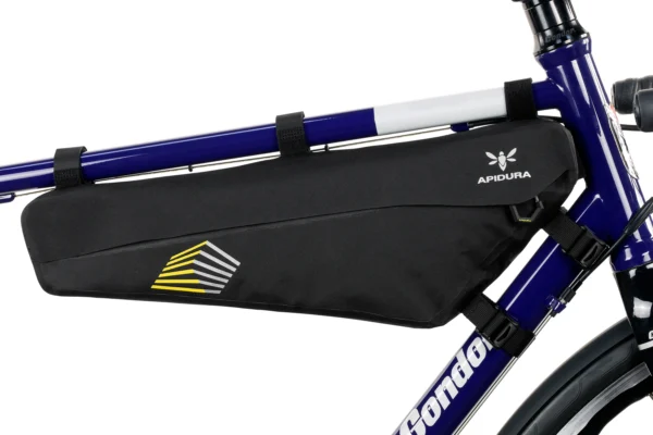 apidura-racing-frame-pack-4l-universal-fit-hires-2