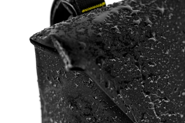 apidura-racing-handlebar-pack-2l-feature-waterproof-hires-2