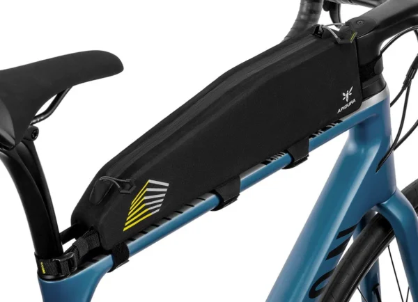 apidura-racing-long-top-tube-pack-2l-on-bike-2-2