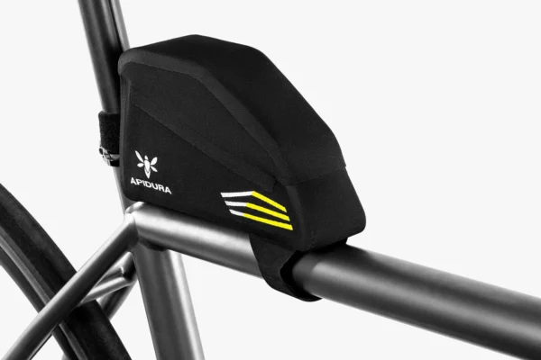 apidura-racing-top-tube-pack-0.5l-on-bike-3