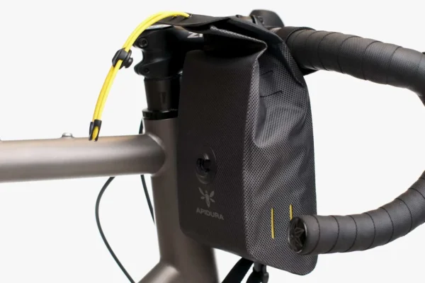apidura-expedition-stem-pack-product-presentation-poster